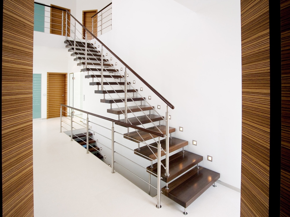 kenngott-rohrer-holztreppen-freitragende-treppe-01