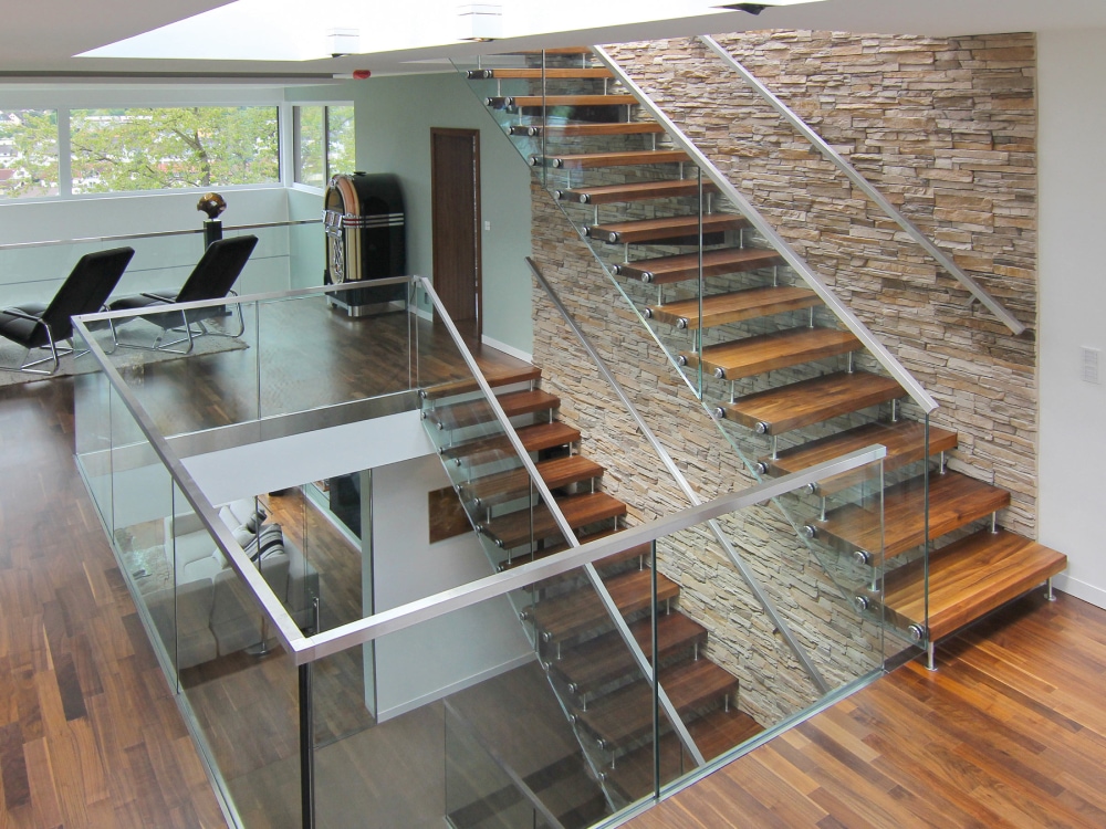 kenngott-rohrer-holztreppen-freitragende-treppe-05