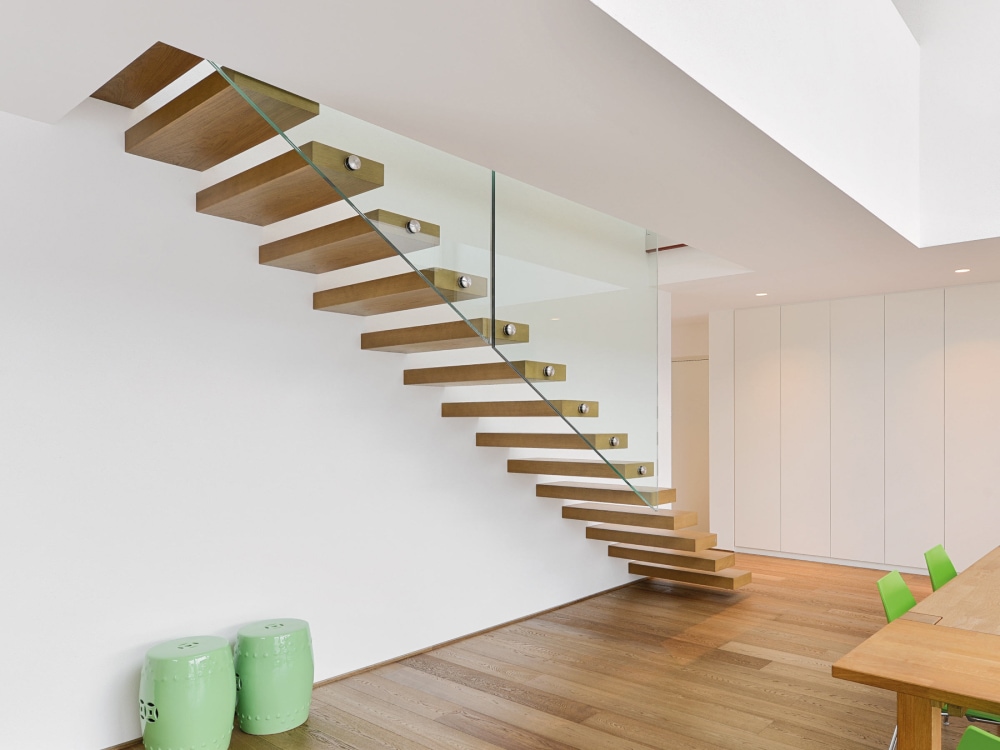 kenngott-rohrer-holztreppen-kragarmtreppe-01