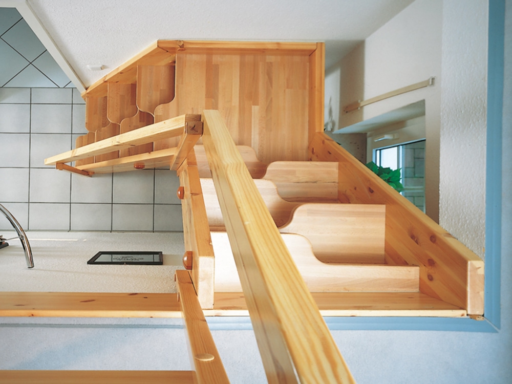 kenngott-rohrer-holztreppen-raumspartreppe-01