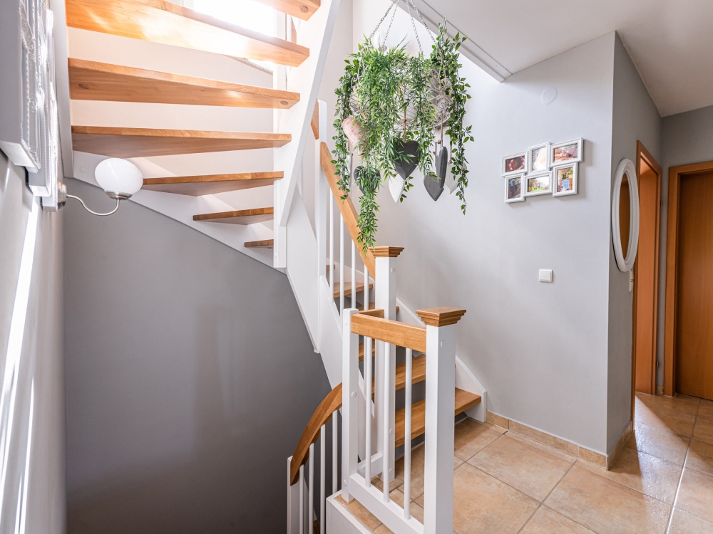 kenngott-rohrer-holztreppen-wangentreppe-04