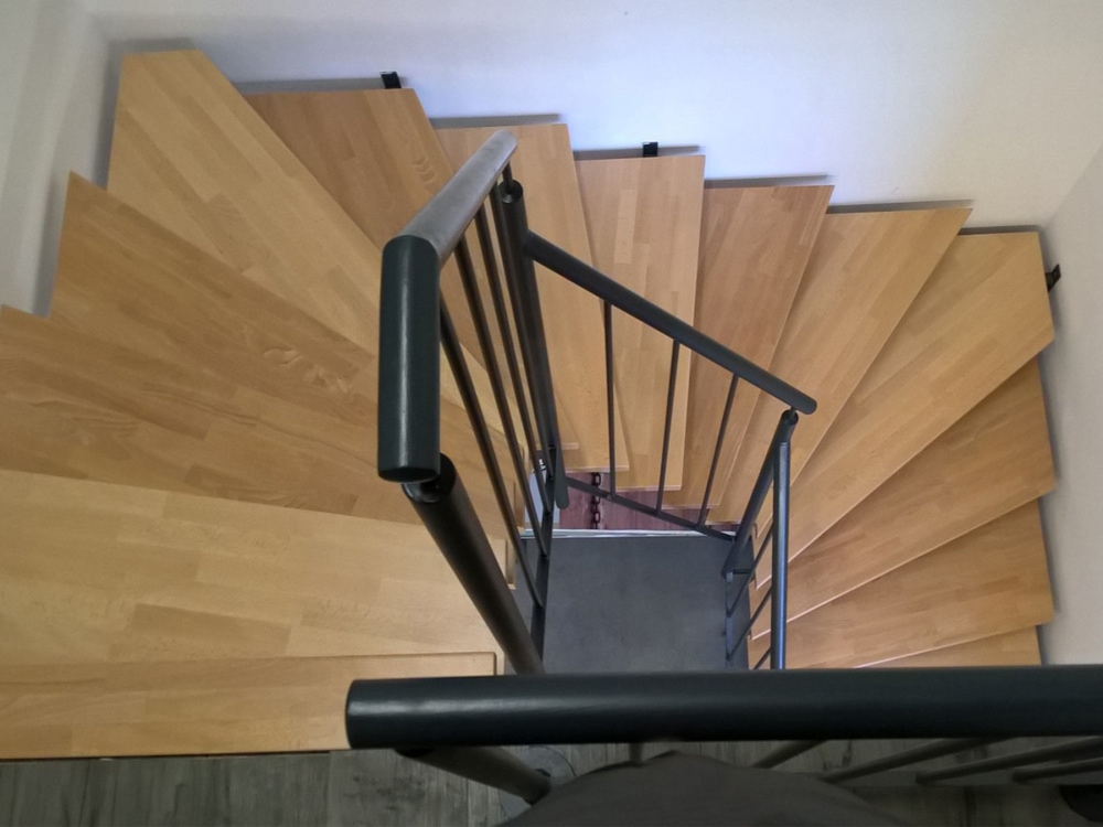 kenngott-rohrer-holztreppen-zweiholmtreppe-03