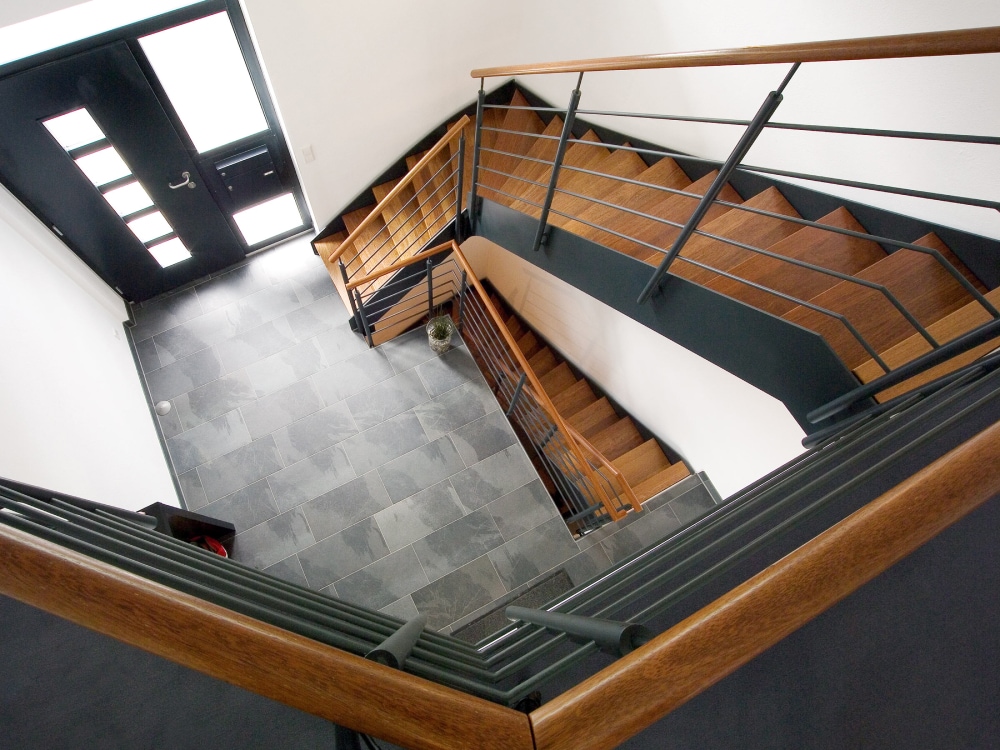 kenngott-rohrer-stahltreppen-wangentreppe-01